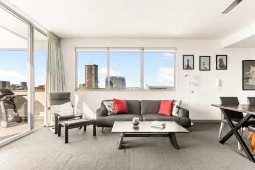 Spacious 2-Bed with Two Balconies with City Views in Alexandria Spacious 2-Bed with Two Balconies with City Views in Alexandria