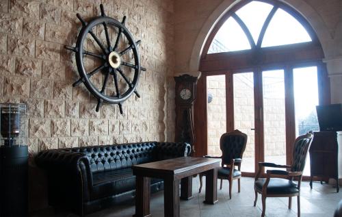 Bar/lounge, L'auberge des Emirs in Deir El Qamar Bar/lounge, L'auberge des Emirs in Deir El Qamar