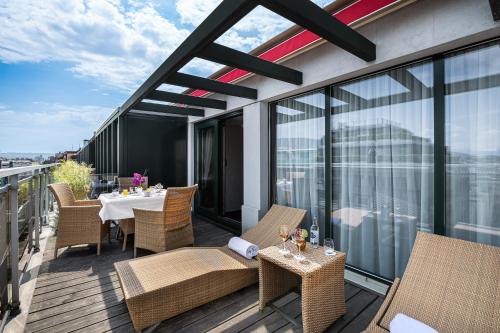 ระเบียง/ชานเรือน, โรงแรมรอยัล มาโนเทล (Royal Manotel Hotel) in เจนีวา ระเบียง/ชานเรือน, โรงแรมรอยัล มาโนเทล (Royal Manotel Hotel) in เจนีวา