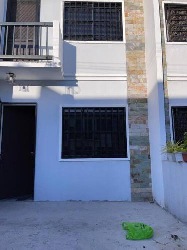 Vacation Home / Short Term Rent in Baliuag Vacation Home / Short Term Rent in Baliuag