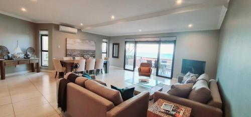 Whale Watchers Paradise - 7 Sovereign Sands in Stanger / Kwadukuza Whale Watchers Paradise - 7 Sovereign Sands in Stanger / Kwadukuza