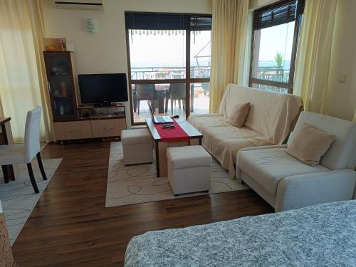 صالة مشتركة/ منطقة التلفزيون, Rooftop Sea View Apartment Sveti Vlas in سفيتي فلاس صالة مشتركة/ منطقة التلفزيون, Rooftop Sea View Apartment Sveti Vlas in سفيتي فلاس