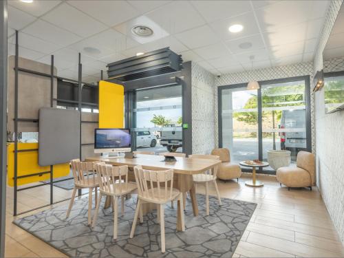 Business center, B&B HOTEL Fort-de-France in Fort-de-France Business center, B&B HOTEL Fort-de-France in Fort-de-France