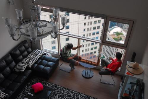 Shared lounge/TV area, Dynamic Guesthouse in Seo-myeon Shared lounge/TV area, Dynamic Guesthouse in Seo-myeon