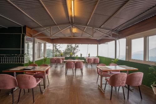 Ruang perjamuan, Super Hotel by Perfectstayz Mall Road in Library Road Ruang perjamuan, Super Hotel by Perfectstayz Mall Road in Library Road