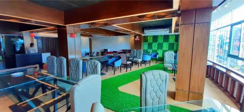 식음료(F&B), New Hotel Grand View in 실렛 식음료(F&B), New Hotel Grand View in 실렛