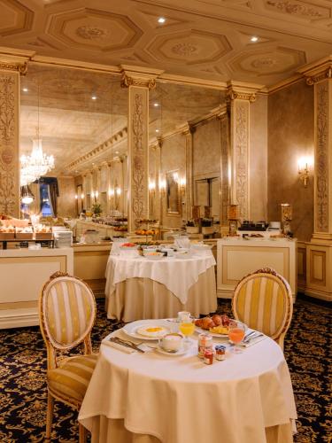 餐飲選擇, 宮殿酒店及會展中心 (Palace Hotel & Centro Congressi) in 科莫 餐飲選擇, 宮殿酒店及會展中心 (Palace Hotel & Centro Congressi) in 科莫