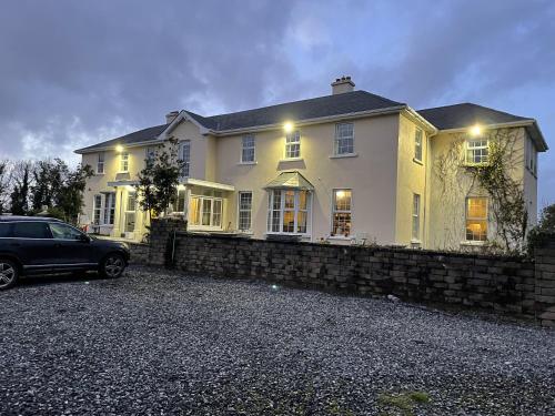 A szálláshely kívülről, Hardwood Hall or Kiltubber House in Kinnegad A szálláshely kívülről, Hardwood Hall or Kiltubber House in Kinnegad