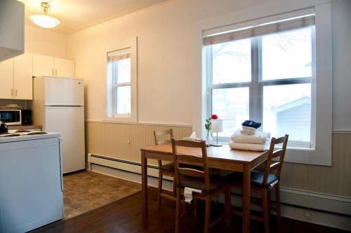Cozy Studio Perfect for Business Travelers Downtown in Moose Jaw Cozy Studio Perfect for Business Travelers Downtown in Moose Jaw