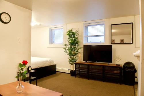 Cozy Studio Downtown Parking Coffee Location in Moose Jaw Cozy Studio Downtown Parking Coffee Location in Moose Jaw