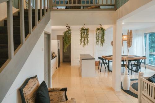 Villa Jenis By The Villas 100 near Taman Safari Cisarua Villa Jenis By The Villas 100 near Taman Safari Cisarua