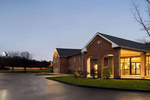 Exterior view, Days Inn & Suites by Wyndham Lancaster Amish Country in Lancaster (PA) Exterior view, Days Inn & Suites by Wyndham Lancaster Amish Country in Lancaster (PA)