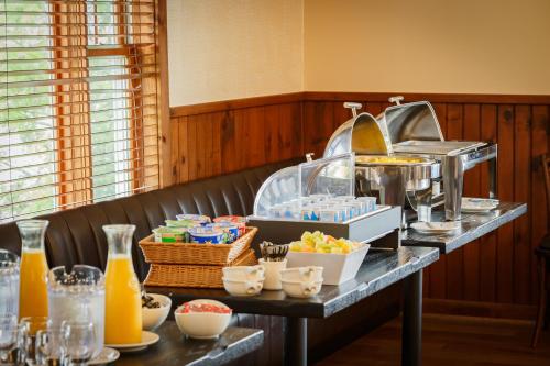 طعام و مشروبات, فلاجشيب إن (Flagship Inn) in Boothbay Harbor طعام و مشروبات, فلاجشيب إن (Flagship Inn) in Boothbay Harbor