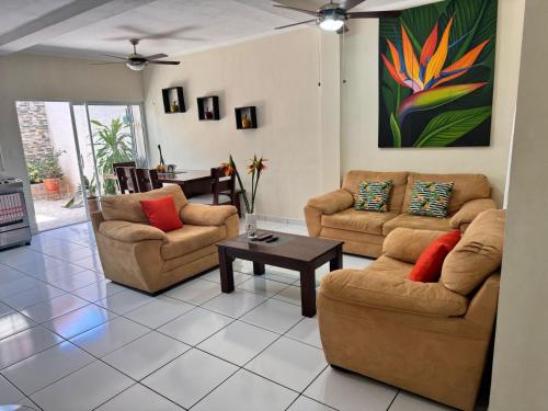 غرفة الضيوف, Chalchuapa Santa Ana, casa familiar y acogedora in Los Naranjos غرفة الضيوف, Chalchuapa Santa Ana, casa familiar y acogedora in Los Naranjos