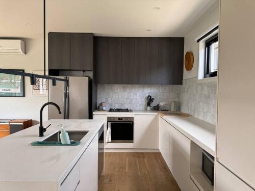 City Fringe and 2.5 bathrooms in Fawkner City Fringe and 2.5 bathrooms in Fawkner