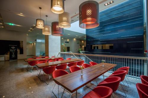 Pub/Área de Estar, Andersia Hotel & Spa Poznan, a member of Radisson Individuals in Poznan Pub/Área de Estar, Andersia Hotel & Spa Poznan, a member of Radisson Individuals in Poznan