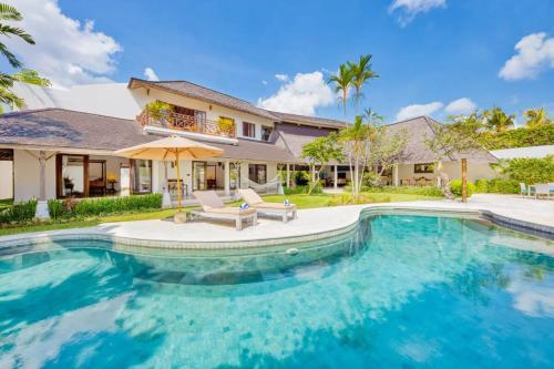 Villa Manhattan - Luxurious 4 BDR Villa, huge pool