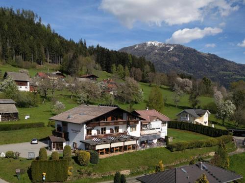 Kert, Ferienwohnung Matzelsdorferhof in Millstatt Kert, Ferienwohnung Matzelsdorferhof in Millstatt