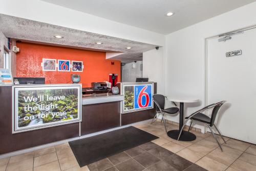 Lobby, Motel 6-Vacaville, CA in Vacaville (CA) Lobby, Motel 6-Vacaville, CA in Vacaville (CA)
