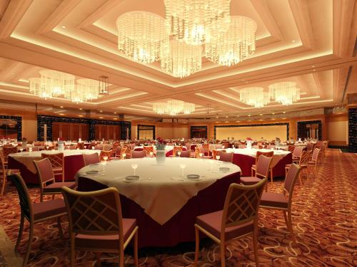 Ruang perjamuan, Crowne Plaza Tianjin Binhai Center By IHG in Bin Hai Economic Development Zone Ruang perjamuan, Crowne Plaza Tianjin Binhai Center By IHG in Bin Hai Economic Development Zone