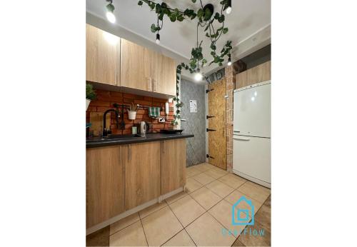 Lovely Room - Peaceful Retreat, 2 Minutes to Gdańsk Old Town (Lovely Room - Peaceful Retreat, 2 Minutes to Gdansk Old Town) in Nether city Lovely Room - Peaceful Retreat, 2 Minutes to Gdańsk Old Town (Lovely Room - Peaceful Retreat, 2 Minutes to Gdansk Old Town) in Nether city