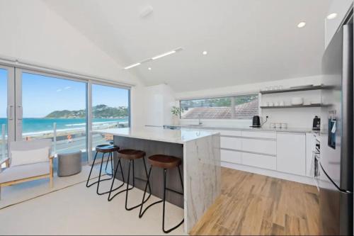 Facilities, Lyall Bay Parade Apartment in Wellington Airport Facilities, Lyall Bay Parade Apartment in Wellington Airport