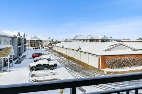 Pet-Friendly Waukee Condo 14 Mi to Des Moines! in Клайв (Айова) Pet-Friendly Waukee Condo 14 Mi to Des Moines! in Клайв (Айова)