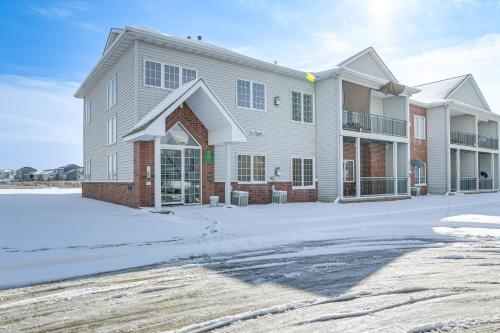 Pet-Friendly Waukee Condo 14 Mi to Des Moines! in Клайв (Айова) Pet-Friendly Waukee Condo 14 Mi to Des Moines! in Клайв (Айова)