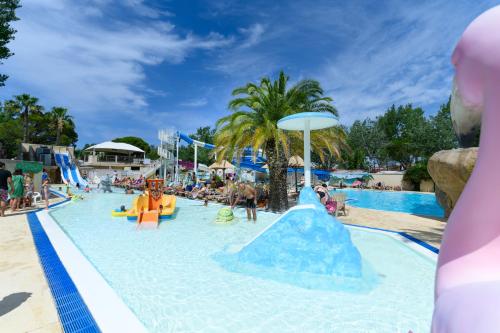 Piscine, Camping L'EDEN in Le Grau du Roi Piscine, Camping L'EDEN in Le Grau du Roi