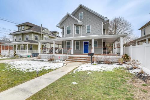 Long Branch Getaway - Walk to Beaches and Dining! in Long Branch (New Jersey) Long Branch Getaway - Walk to Beaches and Dining! in Long Branch (New Jersey)