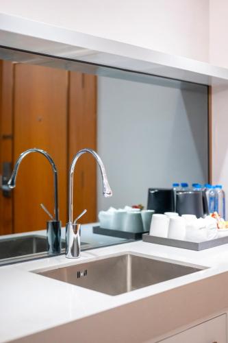 Kitchen, Wyndham Jomtien Pattaya near Jurassic Garden Kitchen, Wyndham Jomtien Pattaya near Jurassic Garden