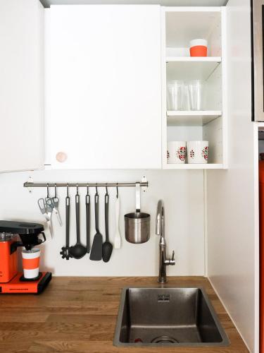 Kitchen, La Petite boheme with free parking in Handen Kitchen, La Petite boheme with free parking in Handen