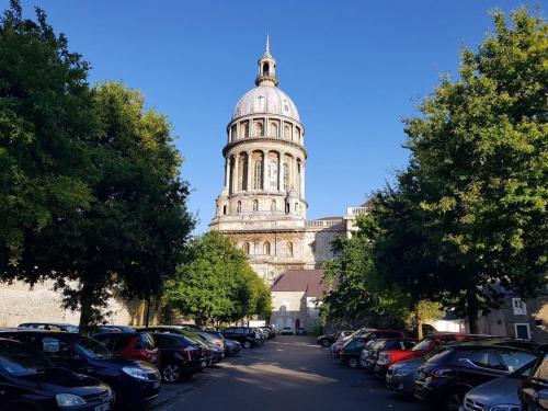 T3 en vieille ville 2adult 2 enfants parking gratuit - by La Source d'OrFée (T3 en vieille ville 2adult 2 enfants parking gratuit - by La Source d'OrFee) in Boulogne-sur-Mer T3 en vieille ville 2adult 2 enfants parking gratuit - by La Source d'OrFée (T3 en vieille ville 2adult 2 enfants parking gratuit - by La Source d'OrFee) in Boulogne-sur-Mer