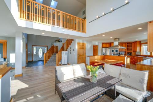 Stunning Mount Vernon Home with Big Lake Views! in Mount Vernon Stunning Mount Vernon Home with Big Lake Views! in Mount Vernon