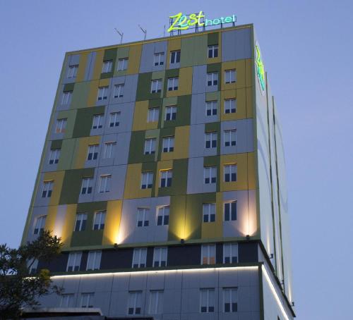 Exterior view, Zest Jemursari by Swiss-Belhotel International in Rungkut Exterior view, Zest Jemursari by Swiss-Belhotel International in Rungkut