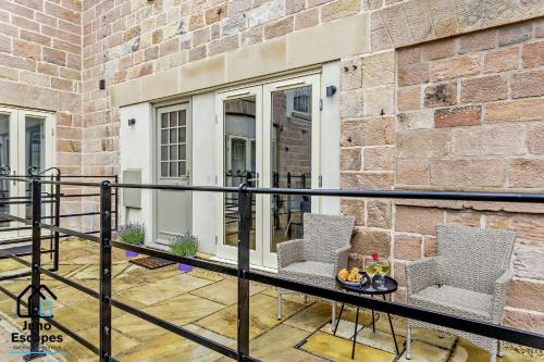 Erkély/terasz, Character filled Courtyard Escape in High Harrogate Erkély/terasz, Character filled Courtyard Escape in High Harrogate