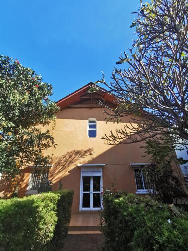 Фасада на хотела, Residence MATSIATRA in Fianarantsoa Фасада на хотела, Residence MATSIATRA in Fianarantsoa