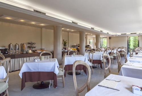 Banquet hall, Grand Hotel Bonanno in Pisa City Center Banquet hall, Grand Hotel Bonanno in Pisa City Center