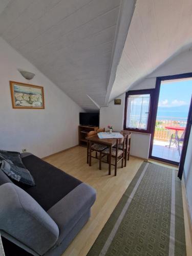 Apartments by the sea Gradac, Makarska - 22460 in Gradac Apartments by the sea Gradac, Makarska - 22460 in Gradac
