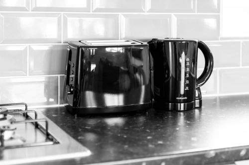 Facilities, Modern Apartment - Cradley Heath - Top Rated - Netflix - Wifi - 1MH in Oldbury Facilities, Modern Apartment - Cradley Heath - Top Rated - Netflix - Wifi - 1MH in Oldbury