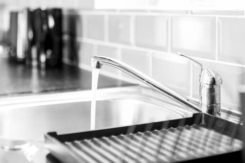 Kitchen, Modern Apartment - Cradley Heath - Top Rated - Netflix - Wifi - 1MH in Oldbury Kitchen, Modern Apartment - Cradley Heath - Top Rated - Netflix - Wifi - 1MH in Oldbury