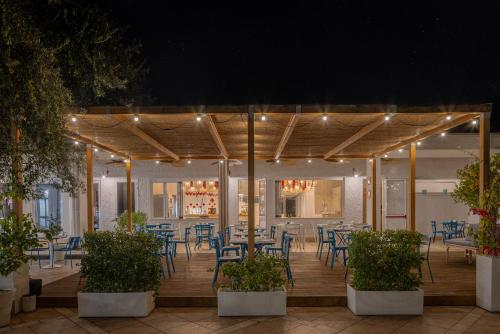 레스토랑, 우나 호텔 나소스 비치 시칠리아 (UNA HOTELS Naxos Beach Sicilia) in 기아르디니 낙소스 레스토랑, 우나 호텔 나소스 비치 시칠리아 (UNA HOTELS Naxos Beach Sicilia) in 기아르디니 낙소스