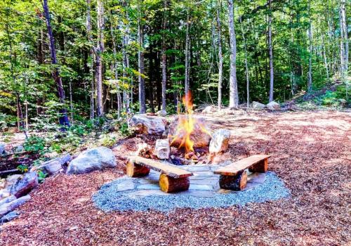 Scoot Cabin - Dogs Welcome! in Carrabassett Valley (ME) Scoot Cabin - Dogs Welcome! in Carrabassett Valley (ME)