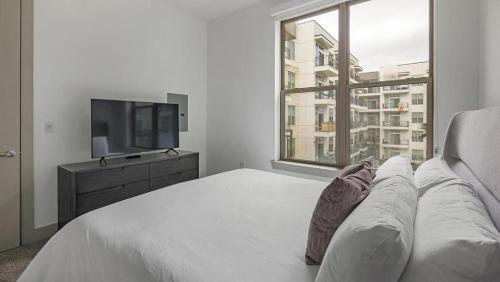 Landing Modern Apartment with Amazing Amenities ID1803X13