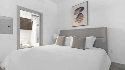 Landing Modern Apartment with Amazing Amenities ID1803X14