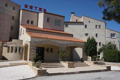 Entrada, Le Neoulous in Ceret Entrada, Le Neoulous in Ceret