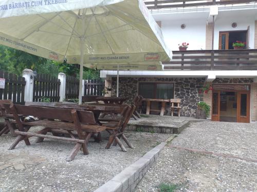 Pensiunea Madalina - LIMARA in Baile Govora Pensiunea Madalina - LIMARA in Baile Govora