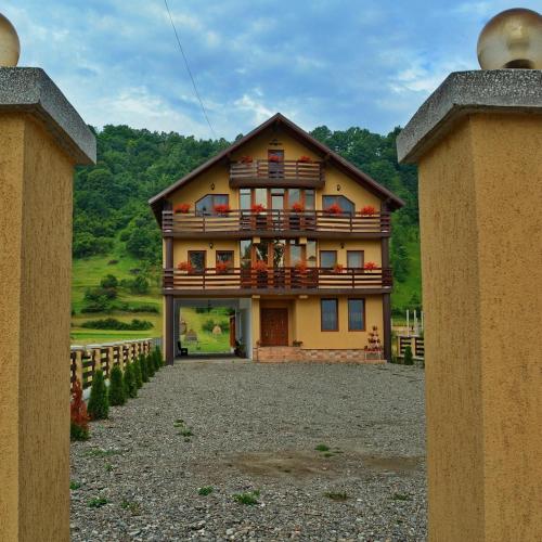 Casa Vădeanu (Casa Vadeanu) in Vadu Izei Casa Vădeanu (Casa Vadeanu) in Vadu Izei