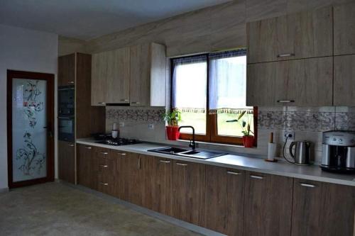 Casa Vădeanu (Casa Vadeanu) in Vadu Izei Casa Vădeanu (Casa Vadeanu) in Vadu Izei