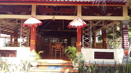 Restaurant, Lovina Beach Hotel in Lovina Beach Restaurant, Lovina Beach Hotel in Lovina Beach